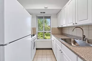 30 Pueblo Ct, Coram, NY 11727 - Photo 10