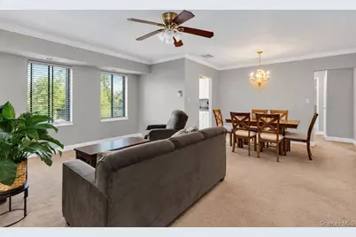 30 Pueblo Court #30, Coram, NY 11727 - Photo 6