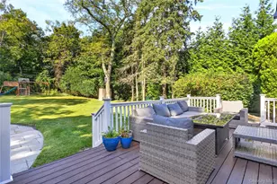 14 Maplewood Ln, East Hills, NY 11576 - Photo 26