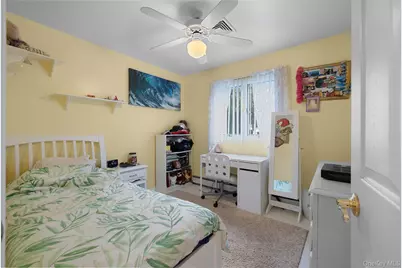 655 Hyman Avenue, Bay Shore, NY 11706 - Photo 12