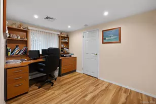 655 Hyman Ave, Bay Shore, NY 11706 - Photo 16