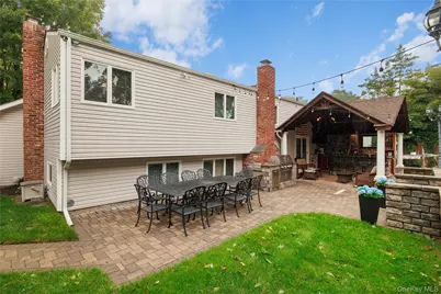 655 Hyman Avenue, Bay Shore, NY 11706 - Photo 22