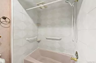 24 Bella Vista St, Locust Valley, NY 11560 - Photo 20
