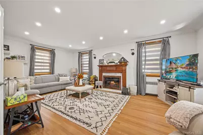 2053 Van Hoesen Avenue, Bronx, NY 10461 - Photo 4