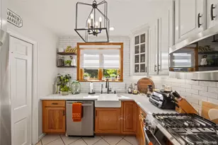 2053 Van Hoesen Ave, Bronx, NY 10461 - Photo 10