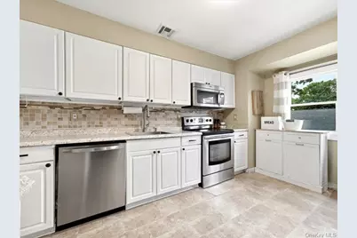 75 Lexington Road, Shirley, NY 11967 - Photo 12
