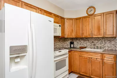 76-12 58th Road, Middle Village, NY 11379 - Photo 10