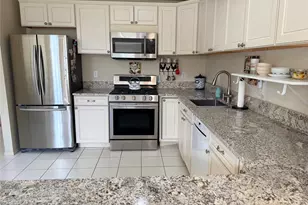 298 Prairie Ct, Manorville, NY 11949 - Photo 8