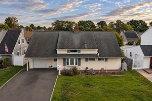 158 Bloomingdale Rd, Levittown, NY 11756 - Photo 2