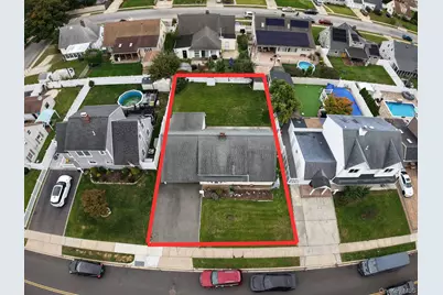 158 Bloomingdale Road, Levittown, NY 11756 - Photo 12