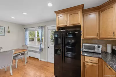 328 1st Avenue, Lindenhurst, NY 11757 - Photo 14