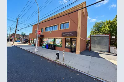 7252 Metropolitan Avenue #2B, Middle Village, NY 11379 - Photo 18