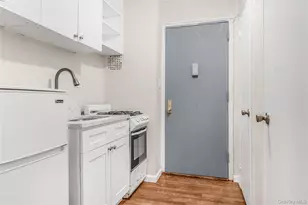 84-50 169th St, Jamaica, NY 11432 - Photo 4