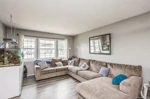35 Norman Dr, Bohemia, NY 11716 - Photo 2