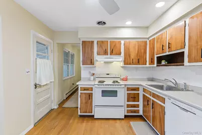 365 Van Buren Street, Saint James, NY 11780 - Photo 10