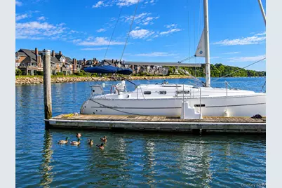 80 Half Moon Bay Marina Drive #E-15, Croton on Hudson, NY 10520 - Photo 4