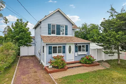 195 River Avenue, Patchogue, NY 11772 - Photo 2