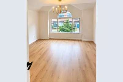 92 Saint Josephs Avenue, New York, NY 10302 - Photo 2