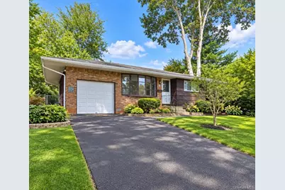 5 Pebble Lane, South Huntington, NY 11746 - Photo 2
