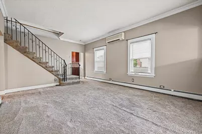 635 S 6th Street, Lindenhurst, NY 11757 - Photo 6
