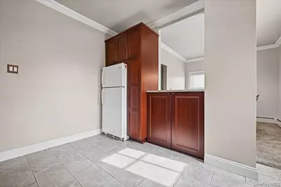 635 S 6th Street, Lindenhurst, NY 11757 - Photo 14