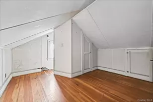 635 S 6th St, Lindenhurst, NY 11757 - Photo 22