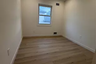 15-80 208th Pl, Bayside, NY 11360 - Photo 16