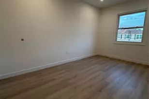 15-80 208th Pl, Bayside, NY 11360 - Photo 14