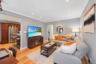 61 Stephen Pl, Valley Stream, NY 11580 - Photo 6