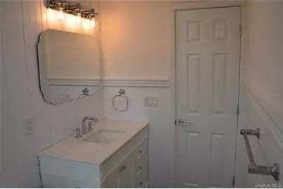 18 Sterling Place, Sayville, NY 11782 - Photo 12