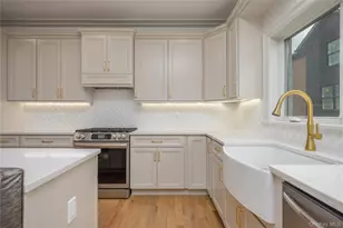 1 Victoria Ln, Yonkers, NY 10701 - Photo 10
