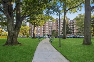 18-40 211th St, Bayside, NY 11360 - Photo 14