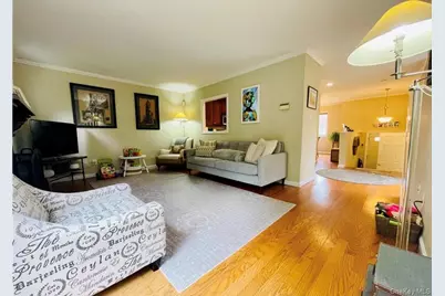 301 Kensington Way, Mount Kisco, NY 10549 - Photo 14