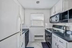 34 Meyer Ave, Valley Stream, NY 11580 - Photo 36