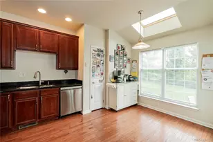 908 Huntington Dr, Fishkill, NY 12524 - Photo 6
