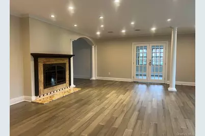 12 The Intervale, Roslyn, NY 11576 - Photo 2