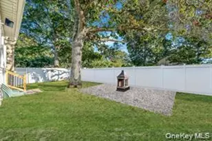 32 Pinetree Dr, Shirley, NY 11967 - Photo 4