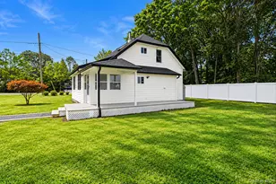 61 Bank St, Center Moriches, NY 11934 - Photo 26