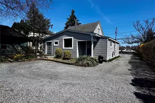 363 N Wellwood Ave, Lindenhurst, NY 11757 - Photo 12
