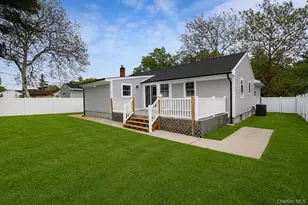 224 Hungry Harbor Rd, Valley Stream, NY 11581 - Photo 4