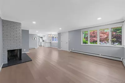 19 Ridge Drive E, Roslyn, NY 11576 - Photo 8