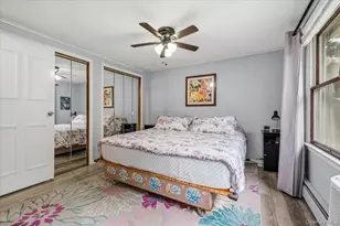 393 Railroad Ave, Manorville, NY 11949 - Photo 16