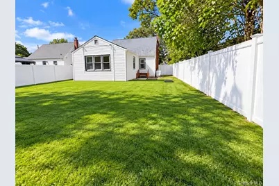 102 Pinewood Drive, Shirley, NY 11967 - Photo 26