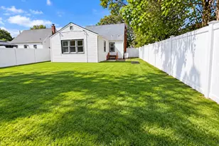 102 Pinewood Dr, Shirley, NY 11967 - Photo 26