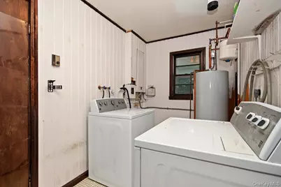 1762 Strawberry Road, Mohegan Lake, NY 10547 - Photo 20
