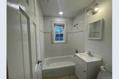 368 Ontario Street, Ronkonkoma, NY 11779 - Photo 6