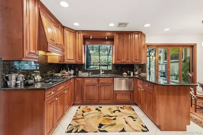 18 Harold Street, Nanuet, NY 10954 - Photo 16