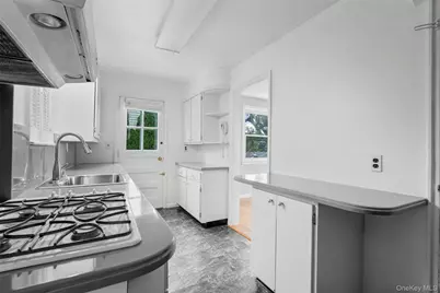 47 Whitman Road, Yonkers, NY 10710 - Photo 6