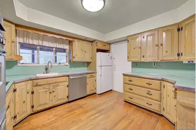 6 Soundview Road, Glen Cove, NY 11542 - Photo 14