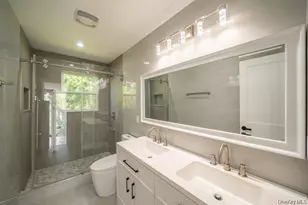 770 Cedar St, Syosset, NY 11791 - Photo 6